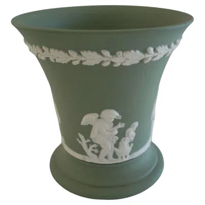 Pre-owned Wedgwood - Vintage Green Jasperware Four Seasons Vase - U.k. - Late 20th Century