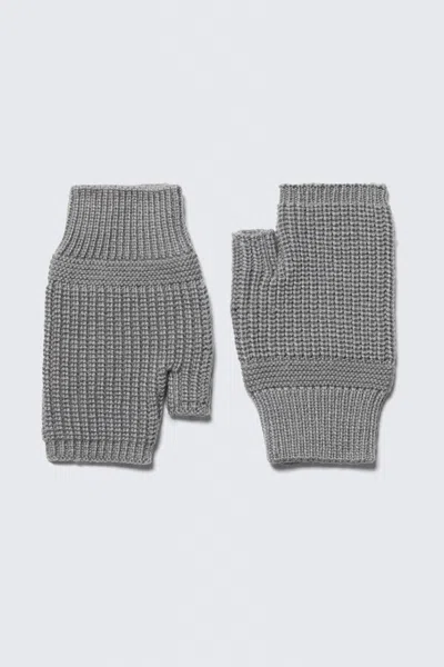 Weekday Chunky Fingerless Knitted Mittens In Gray