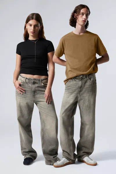 Weekday Galaxy Loose Straight Jeans In Brown