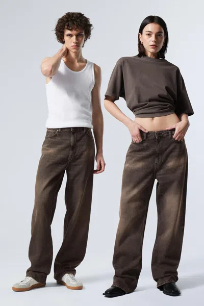 Weekday Galaxy Loose Straight Leg Jeans In Brown