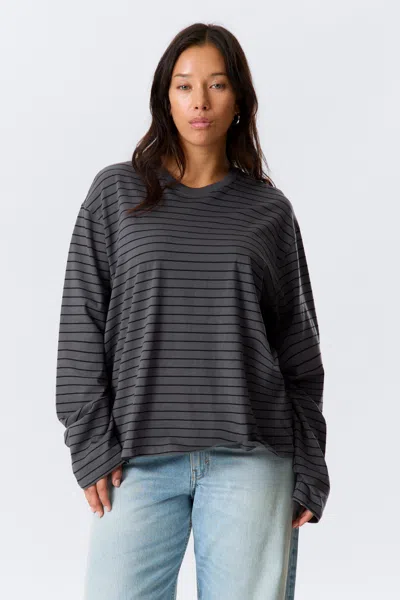 Weekday Long-sleeved Boxy Cotton T-shirt