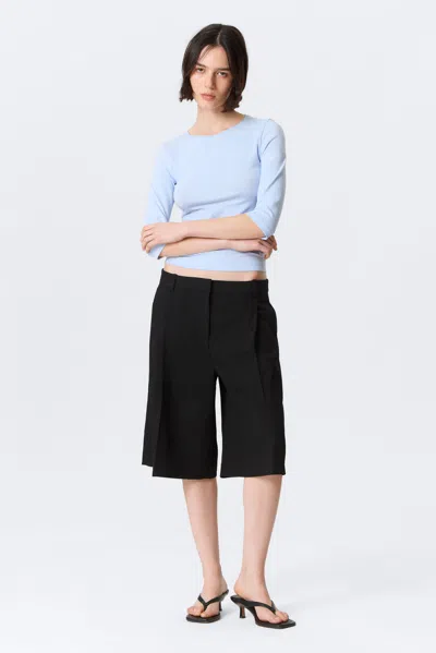 Weekday Low Rise Loose Pleated Suiting Shorts In Black