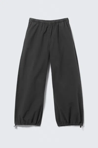 Weekday Low Rise Pull-on Ripstop Trousers In Gray
