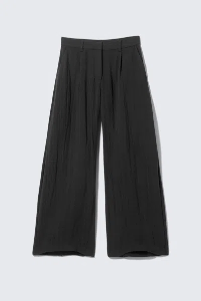Weekday Low Rise Wide Leg Crinkled Trousers