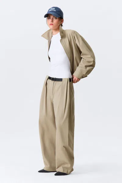 Weekday Low Rise Wide Leg Pleated Trousers In Sand