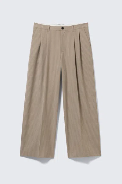 Weekday Nate Loose Fit Pleated Suit Trousers In Sand