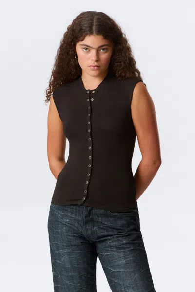 Weekday Sleeveless Button-up Top