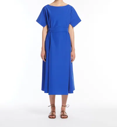 Weekend Finish In Blue