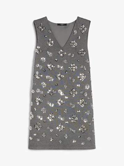Weekend Hot In Gray