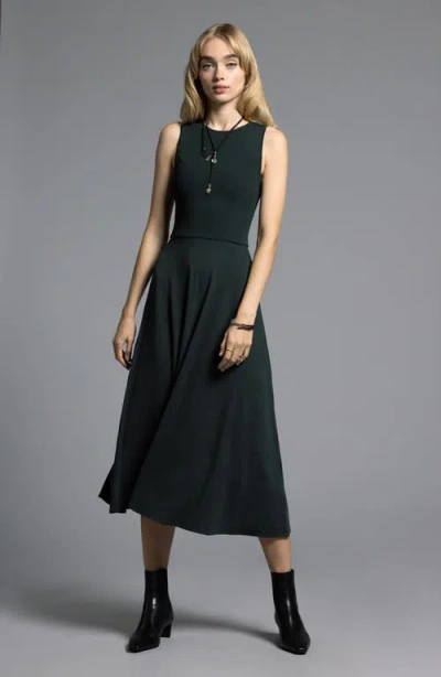 Weekend Los Angeles Ariana Sleeveless Mixed Media Midi Dress In Deep Forest