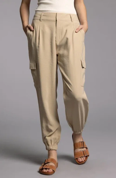 Weekend Los Angeles Lea Cargo Joggers In White Pepper