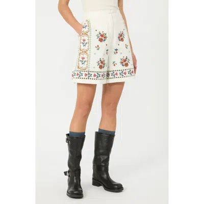 Weekend Max Mara Dobice Floral Embroidered Cotton Shorts In White