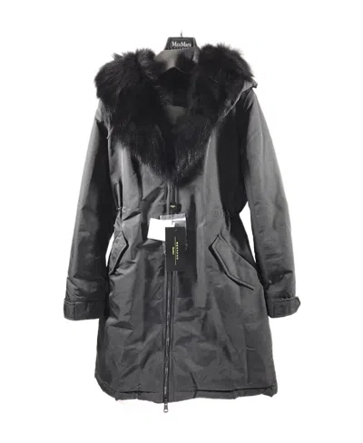 Weekend Max Mara Logo Hooded Down Jacket In Black
