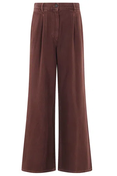 Weekend Max Mara Nanda In Brown