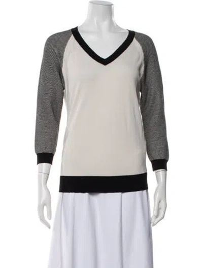 Pre-owned Weekend Max Mara Patterned V-neck Top In Neutral