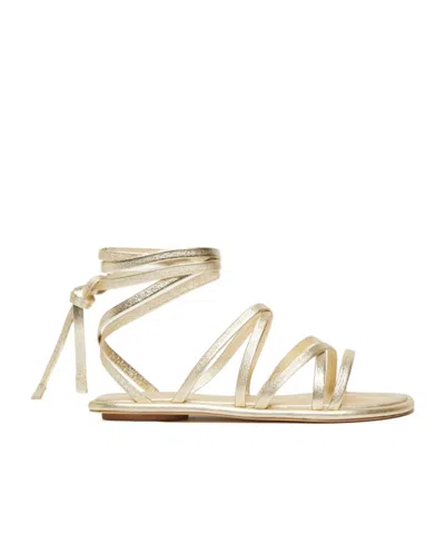 Weekend Max Mara Sandalo In Nappa Laminata In Nude