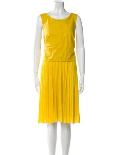 Pre-owned Weekend Max Mara Scoop Neck Knee-length Dress In Yellow
