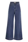 Weekend Max Mara Vega Logo-patch Jeans In Navy