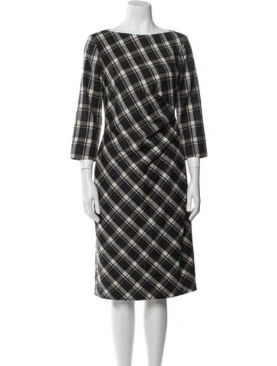 Pre-owned Weekend Max Mara Virgin Wool Knee-length Dress In Black