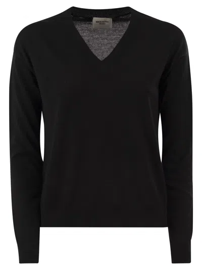 Weekend Max Mara Virgin Wool And Cashmere V-neck Jumper In Black