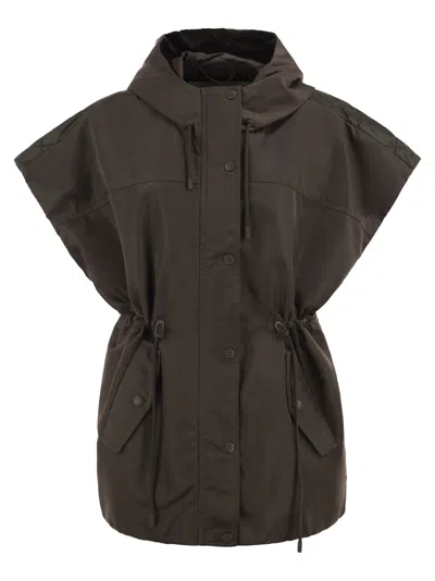 Weekend Max Mara Weekend Maxmara Wkdorigano Hooded Technical Fabric Gilet In Green