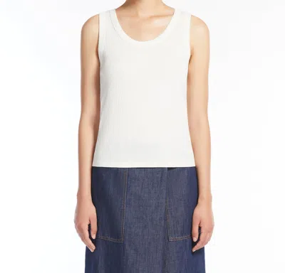Weekend Multic In White