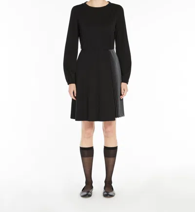 Weekend Riviera In Black