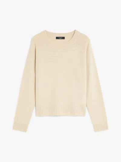 Weekend Tago In Neutral