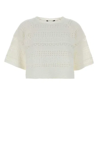 Weekend Wkiorcee In White