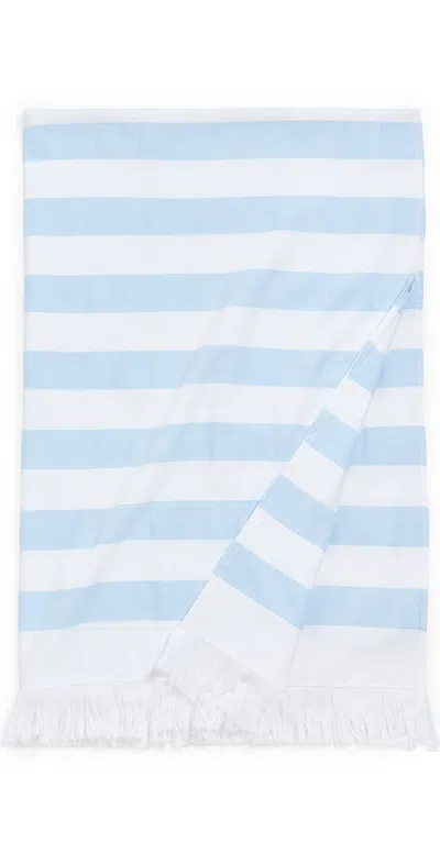 Weezie Packable Beach Towel Hydrangea Blue