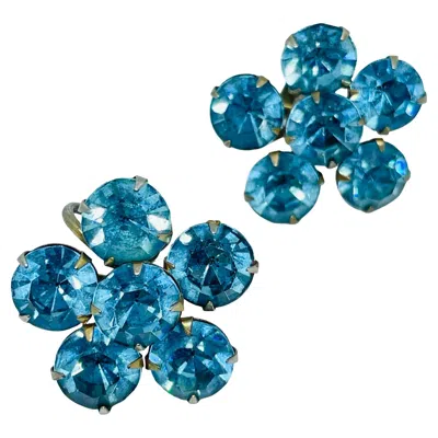 Pre-owned Weiss Signed Vintage Gold Tone Blue Glass Small Flower Screw Back Earrings