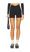 Wellbeing + Beingwell Flowwell Callista Crossover 4 Inch Short In Black