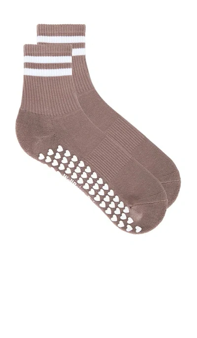 Wellbeing + Beingwell Striped Half Crew Grip Sock Çÿ­è¢œ Â€“ Driftwood & White. Å°ºç � All. In Brown