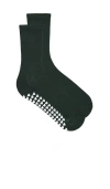 Wellbeing + Beingwell Tube Grip Sock Çÿ­è¢œ Â€“ Æ£®æž—ç»¿ã€�ç™½è‰². Å°ºç � All. In Green