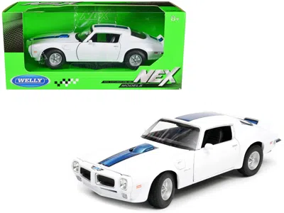 Welly 1972 Pontiac Firebird Trans Am White 1/24 Diecast Model Car By