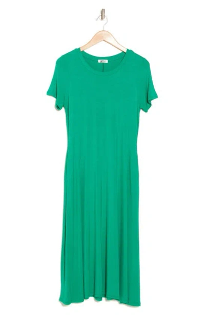 West K Crewneck T-shirt Midi Dress In Kelly Green