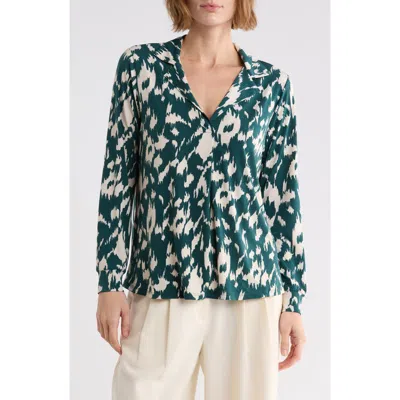 West K Notch Collar Long Sleeve Knit Top In Green