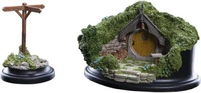 Weta Workshop Hobbit Hole In Multicolor
