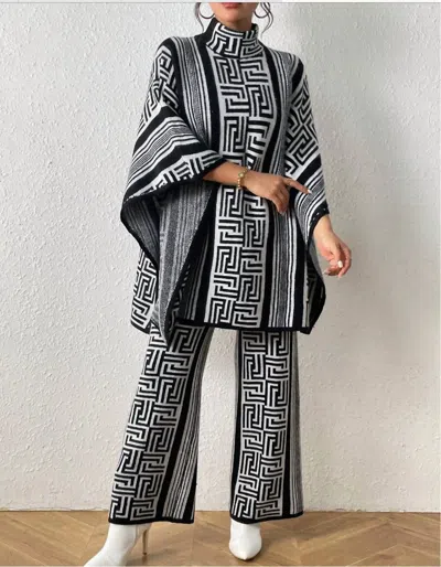 Whisper Mint Geo Pattern Poncho Set In Black/white In Multi