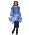White Mark Plus Womens Sharkbite Hem Floral Tunic Top In Blue