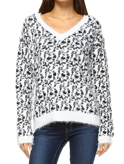 White Mark Women's Leopard Sweater In Black