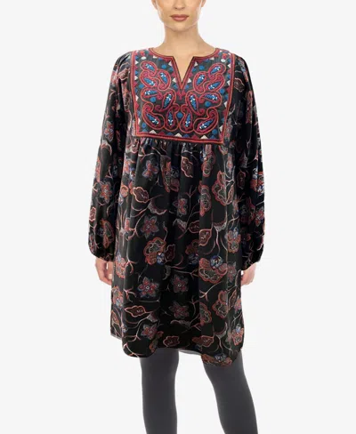 White Mark Women's Paisley Flower Embroidered Sweater Dress In Black