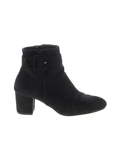 Pre-owned White Mountain Ankle Boots In Black