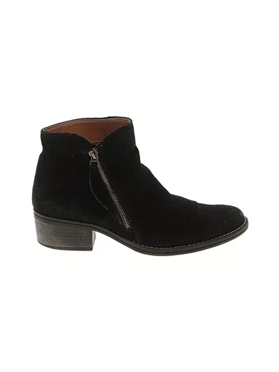 Pre-owned White Mountain Ankle Boots In Black