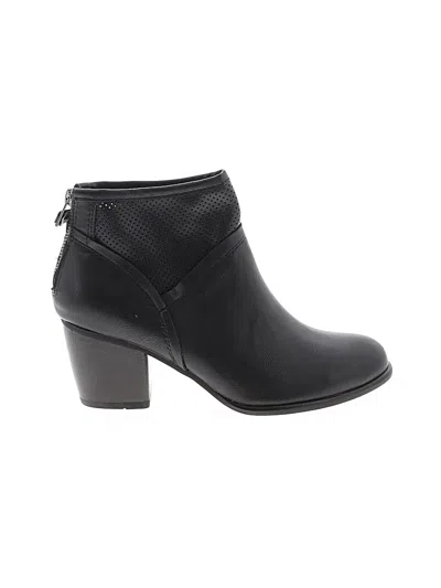 Pre-owned White Mountain Ankle Boots In Black