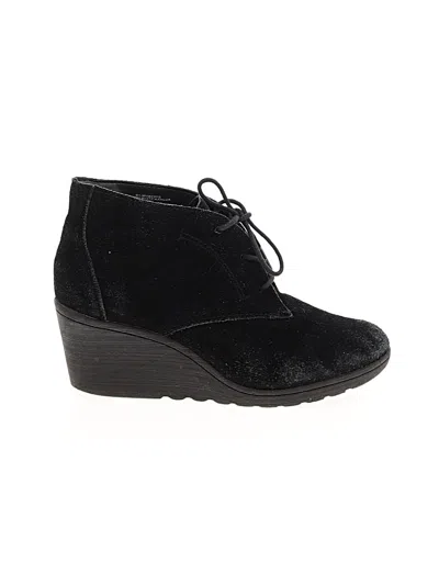 Pre-owned White Mountain Ankle Boots In Black