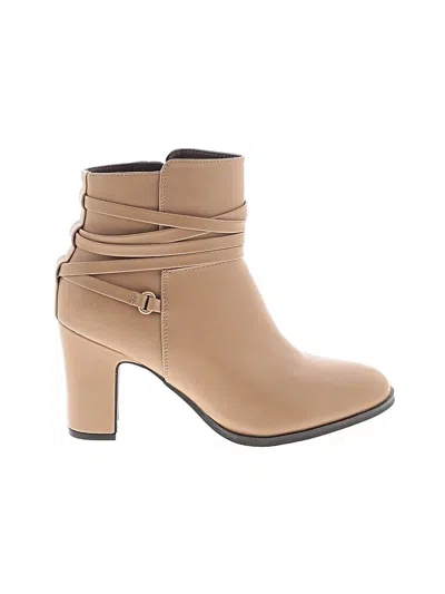 Pre-owned White Mountain Ankle Boots In Brown