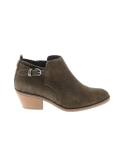 Pre-owned White Mountain Ankle Boots In Brown