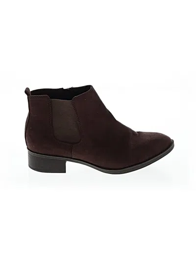Pre-owned White Mountain Ankle Boots In Burgundy