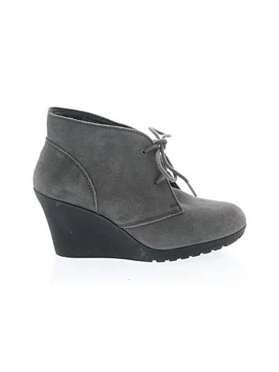 Pre-owned White Mountain Ankle Boots In Gray